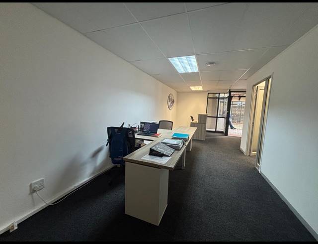94M² OFFICE TO LET IN TYGER VALLEY